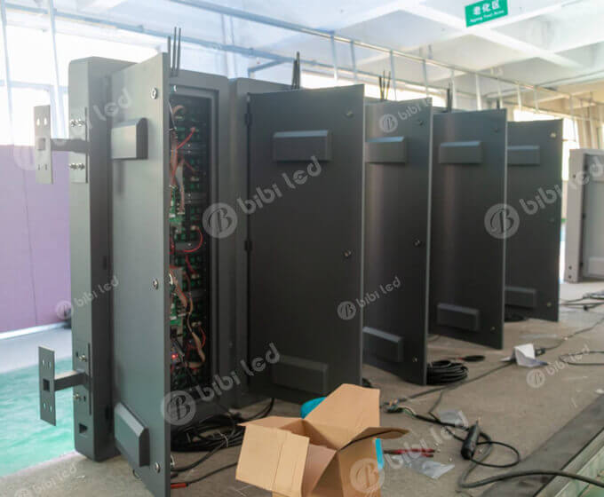 Pole led wall