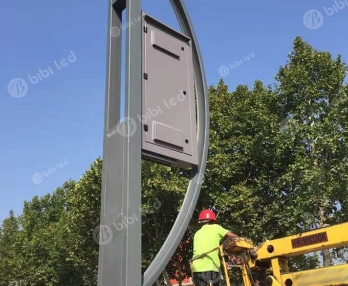 Street pole led screen