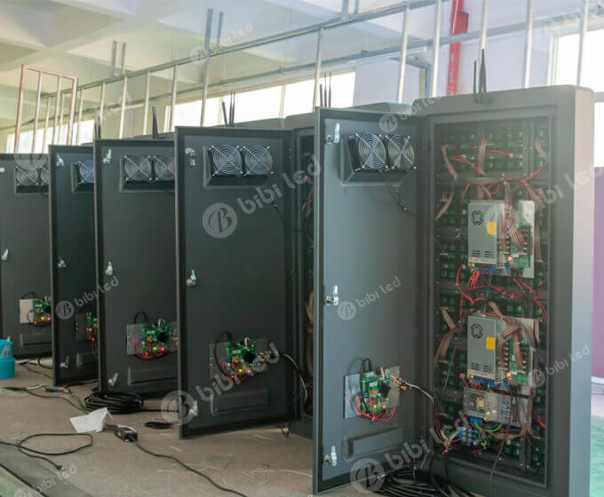 led pole display